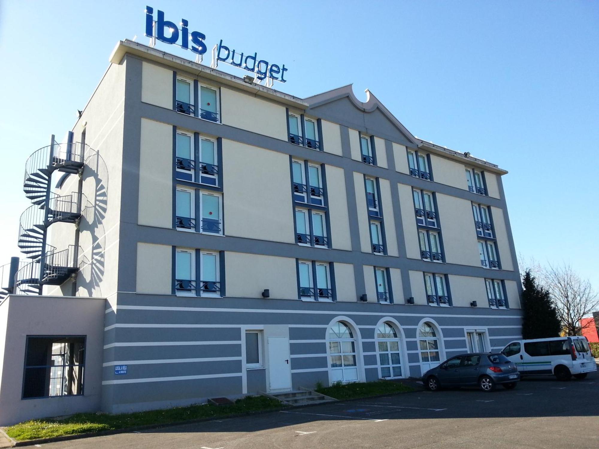 Hotel Ibis Budget Nantes Ouest Atlantis Coueron Экстерьер фото