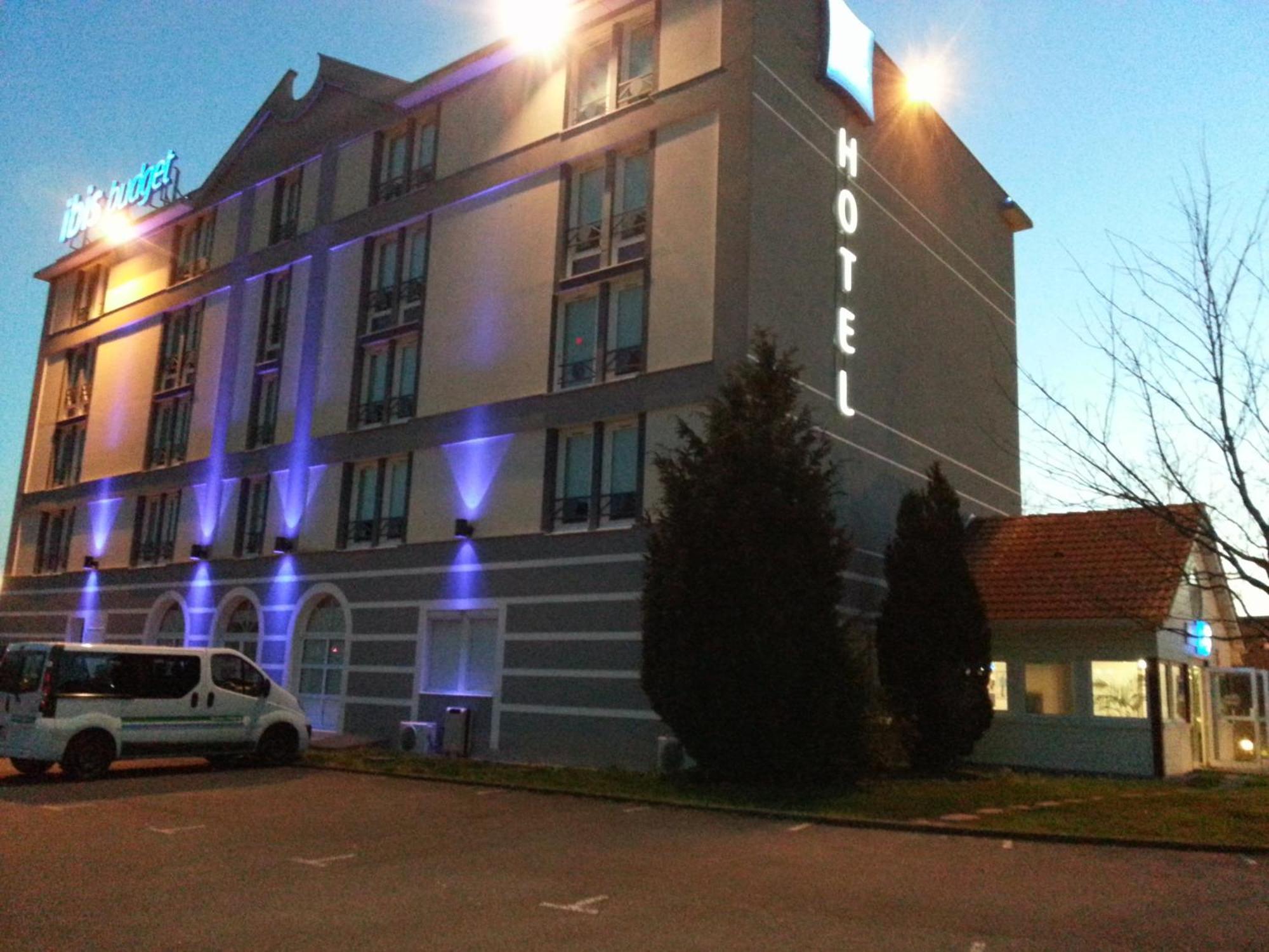 Hotel Ibis Budget Nantes Ouest Atlantis Coueron Экстерьер фото